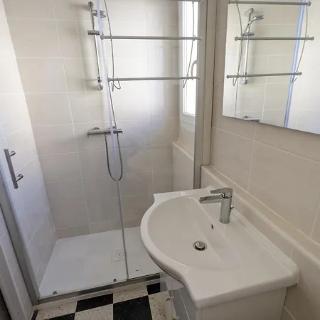 Renove Avec Balcon, Clim, Proche Plage, Parking, Pour 3/4 Pers. - Fr-1-797-45 * Port-la-Nouvelle